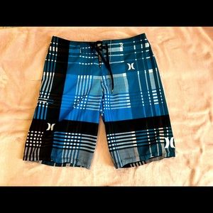 Hurley Men’s Phantom Swim Plaid Boardshorts